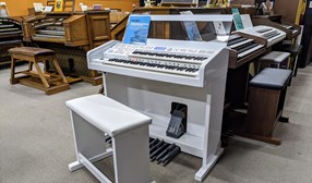 Ringway RS400H White Polished Electronic Organ